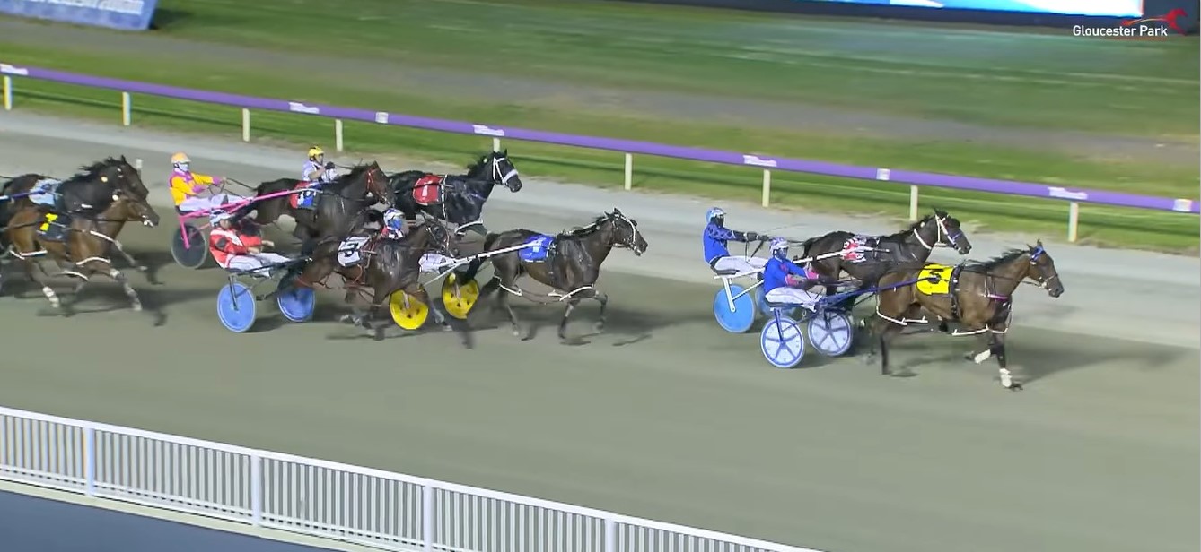 Justcallmemiki Race – Race D Roberts 110425